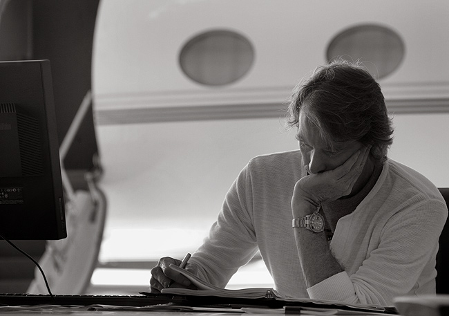 IMG_9383-Michael-Bay-thinking-w-gulfstream-in-bg-bw-Sept-30-2010-xl